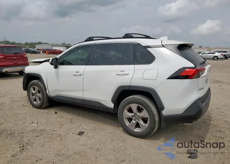 2023 Toyota Rav4 Xle z USA, uszkodzony, nr VIN 2T3W1RFV8PW244869